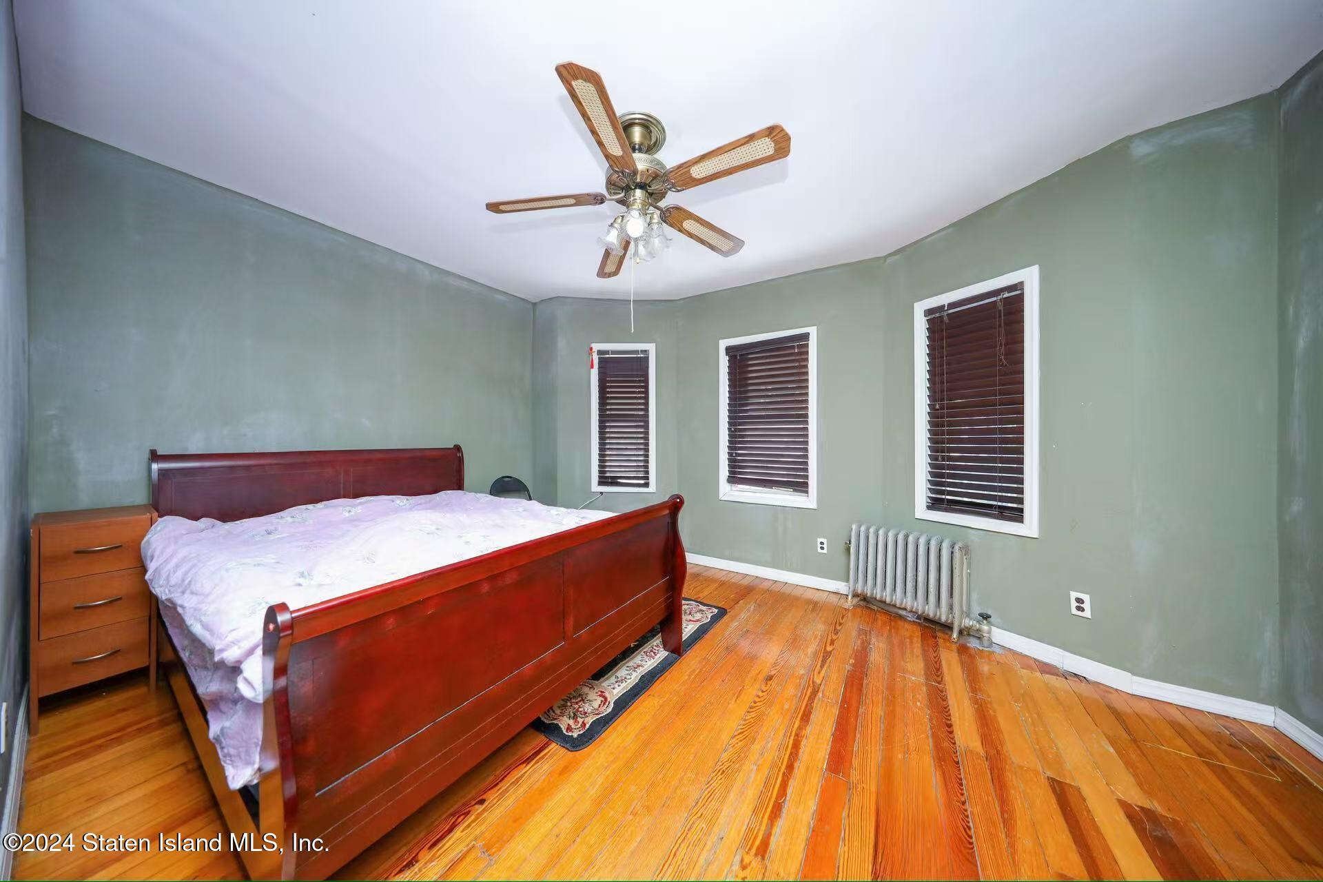 91-29 79th Street Queens, NY 11421 - Photo 9 of 19 40912fe60a38b8d1efeefc89c96ff101