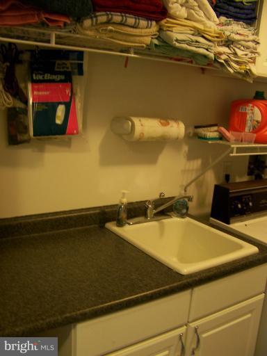 5670 Ridge Road Mount Airy, MD 21771 - Photo 17 of 30 2nd Floor Laundry