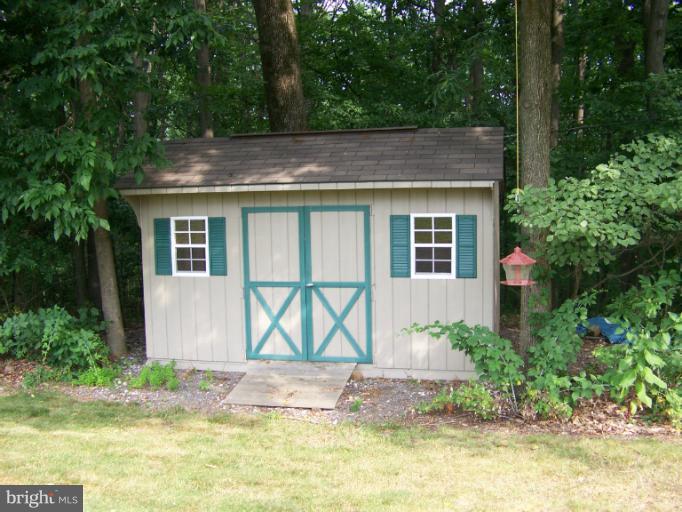 5670 Ridge Road Mount Airy, MD 21771 - Photo 25 of 30 Rear Shed