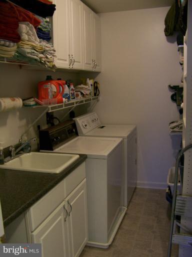 5670 Ridge Road Mount Airy, MD 21771 - Photo 27 of 30 2nd Floor Laundry