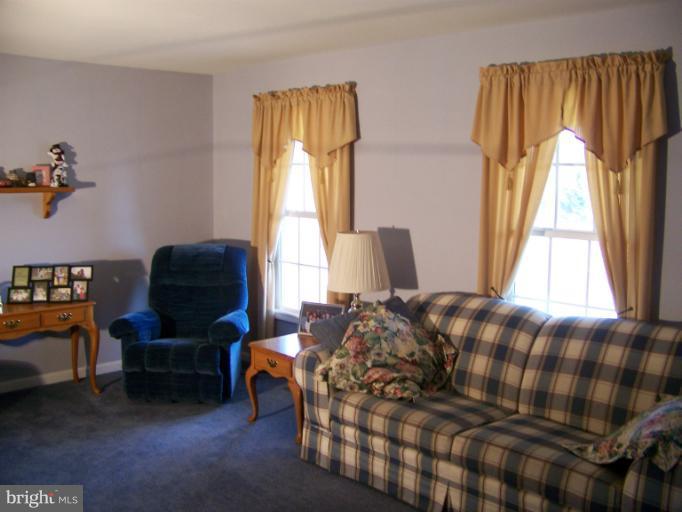 5670 Ridge Road Mount Airy, MD 21771 - Photo 9 of 30 Living Room