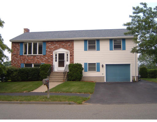 18 Louis Road Peabody, MA 01960 - Photo 1 of 11 Gallery Image 1