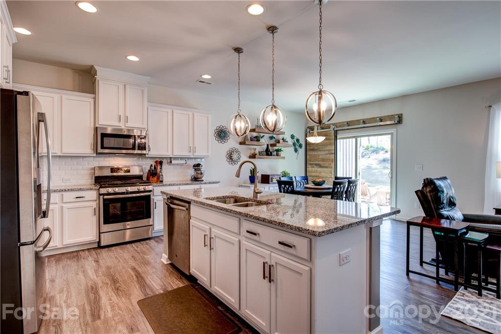 607 Amber Meadows Way Tega Cay, SC 29708 - Photo 5 of 31 Gallery Image 5