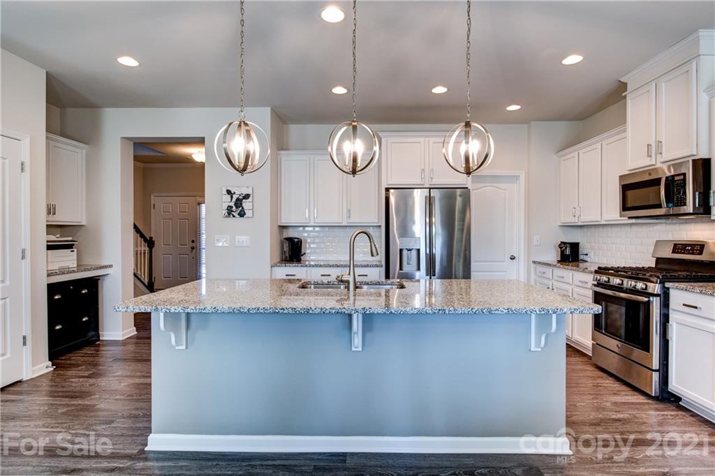 607 Amber Meadows Way Tega Cay, SC 29708 - Photo 6 of 31 Gallery Image 6