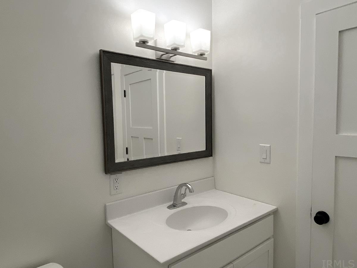 726 West 6th Street, Unit 2 Bloomington, IN 47404 - Photo 13 of 18