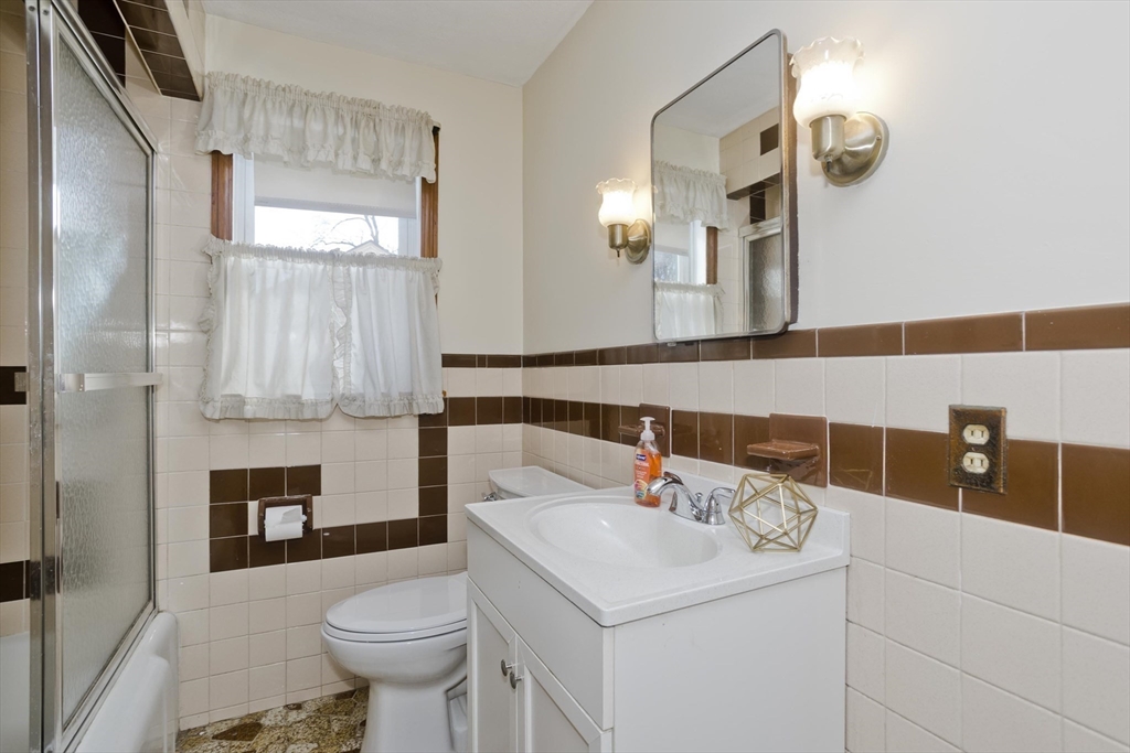 147 Bowles Park Springfield, MA 01104 - Photo 17 of 30