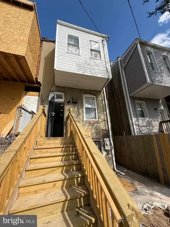 $1,950 | 1806 North Mount Street, Baltimore, MD 21217