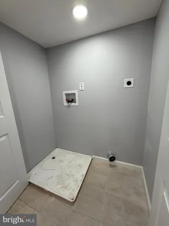 $1,950 | 1806 North Mount Street, Baltimore, MD 21217