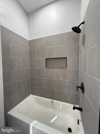 $1,950 | 1806 North Mount Street, Baltimore, MD 21217