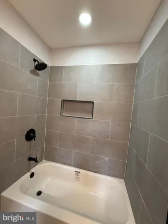 $1,950 | 1806 North Mount Street, Baltimore, MD 21217