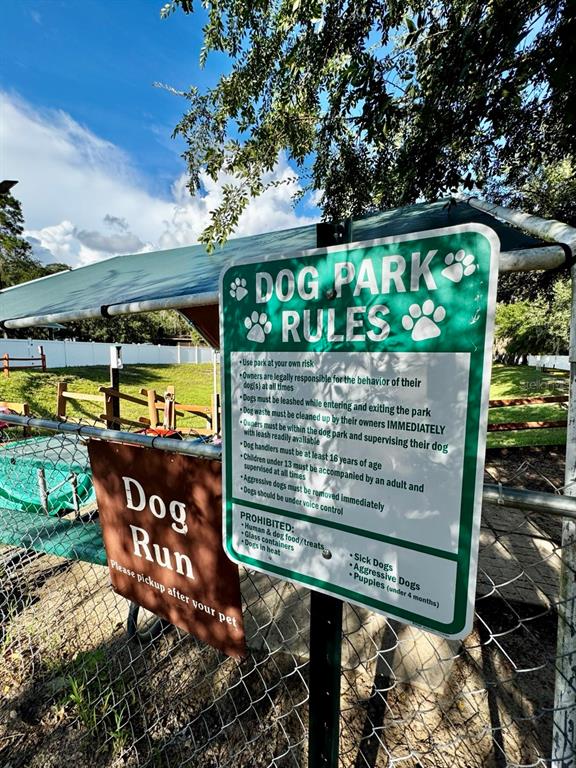 14365 Northeast 252nd Ct Road, Unit 123 Salt Springs, FL 32134 - Photo 33 of 44 a sign on the side of a building