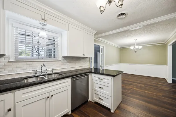 $2,350 | 1115 Post Street, Houston, TX 77022