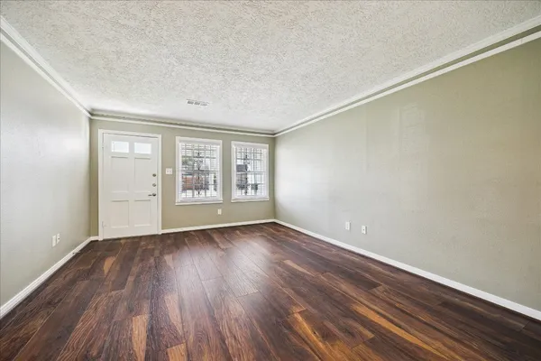 $2,400 | 1115 Post Street, Houston, TX 77022