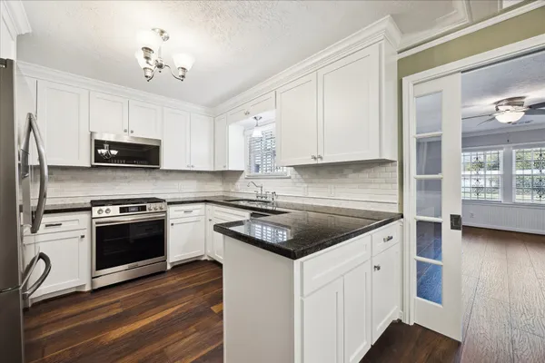 $2,350 | 1115 Post Street, Houston, TX 77022