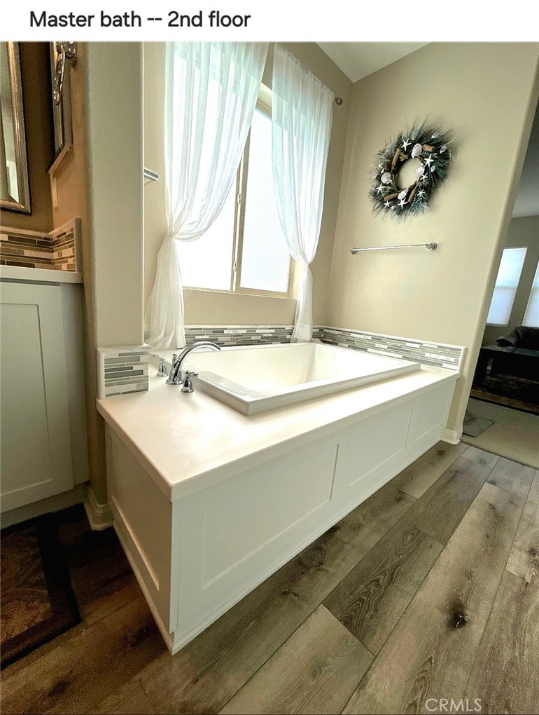 21574 Trail Ridge Drive Escondido, CA 92029 - Photo 25 of 36 Bathroom 4 Upstairs - Master Tub