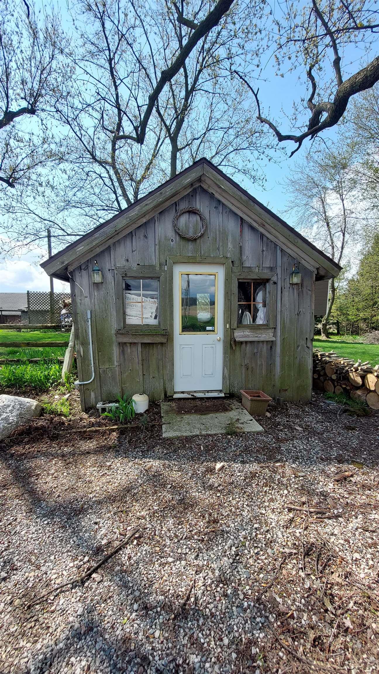 7665 Centennial Road Britton, MI 49229 - Photo 6 of 55 50107784-5.JPG