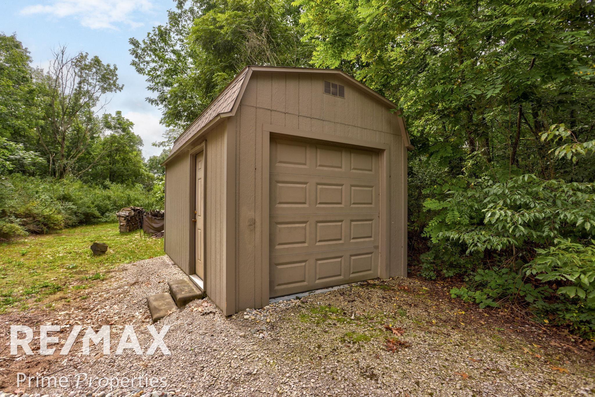 4413 Cottrell Road Vassar, MI 48768 - Photo 32 of 52 50122559-31.JPG