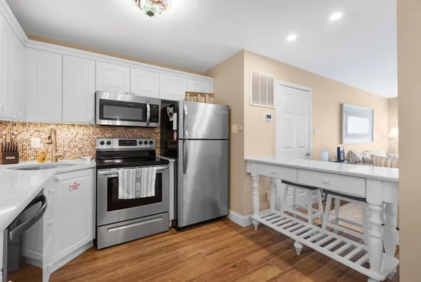 $559,999 | 400 East Marina Court, Unit 104, North Wildwood, NJ 08260