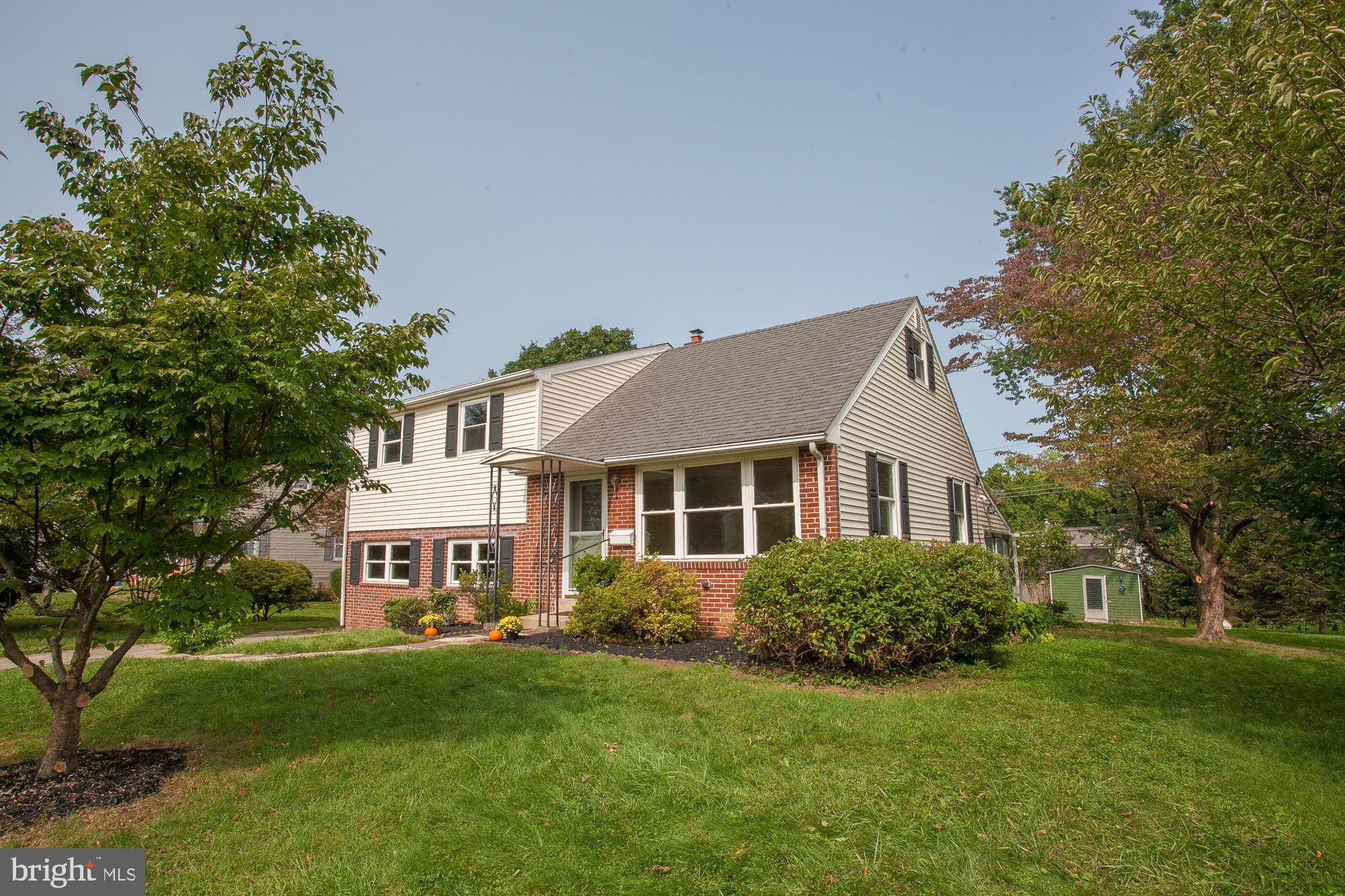 303 Spruce Road Flourtown, PA 19031 - Photo 4 of 34