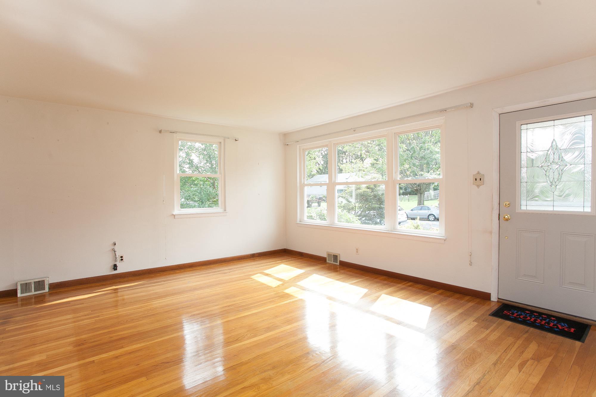 303 Spruce Road Flourtown, PA 19031 - Photo 6 of 34