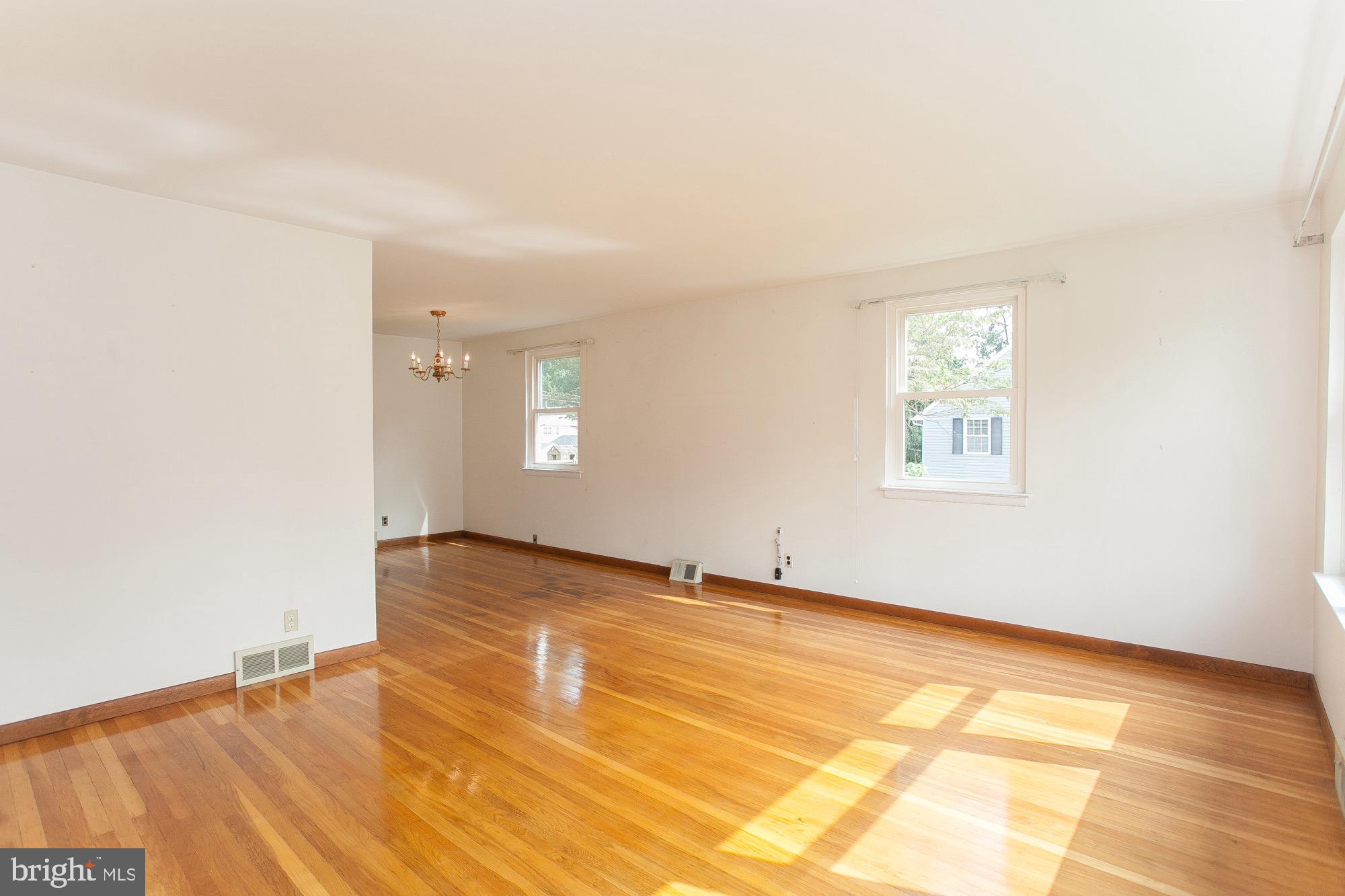 303 Spruce Road Flourtown, PA 19031 - Photo 7 of 34