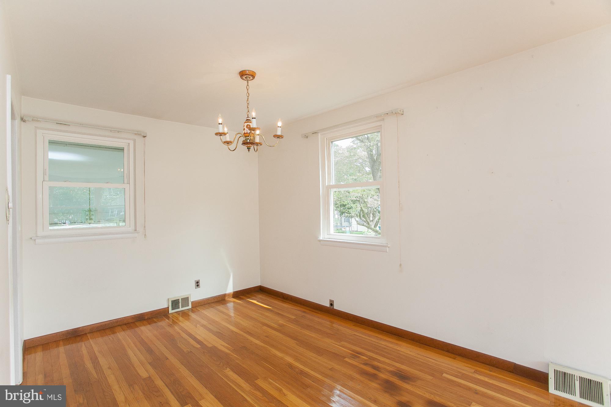 303 Spruce Road Flourtown, PA 19031 - Photo 9 of 34