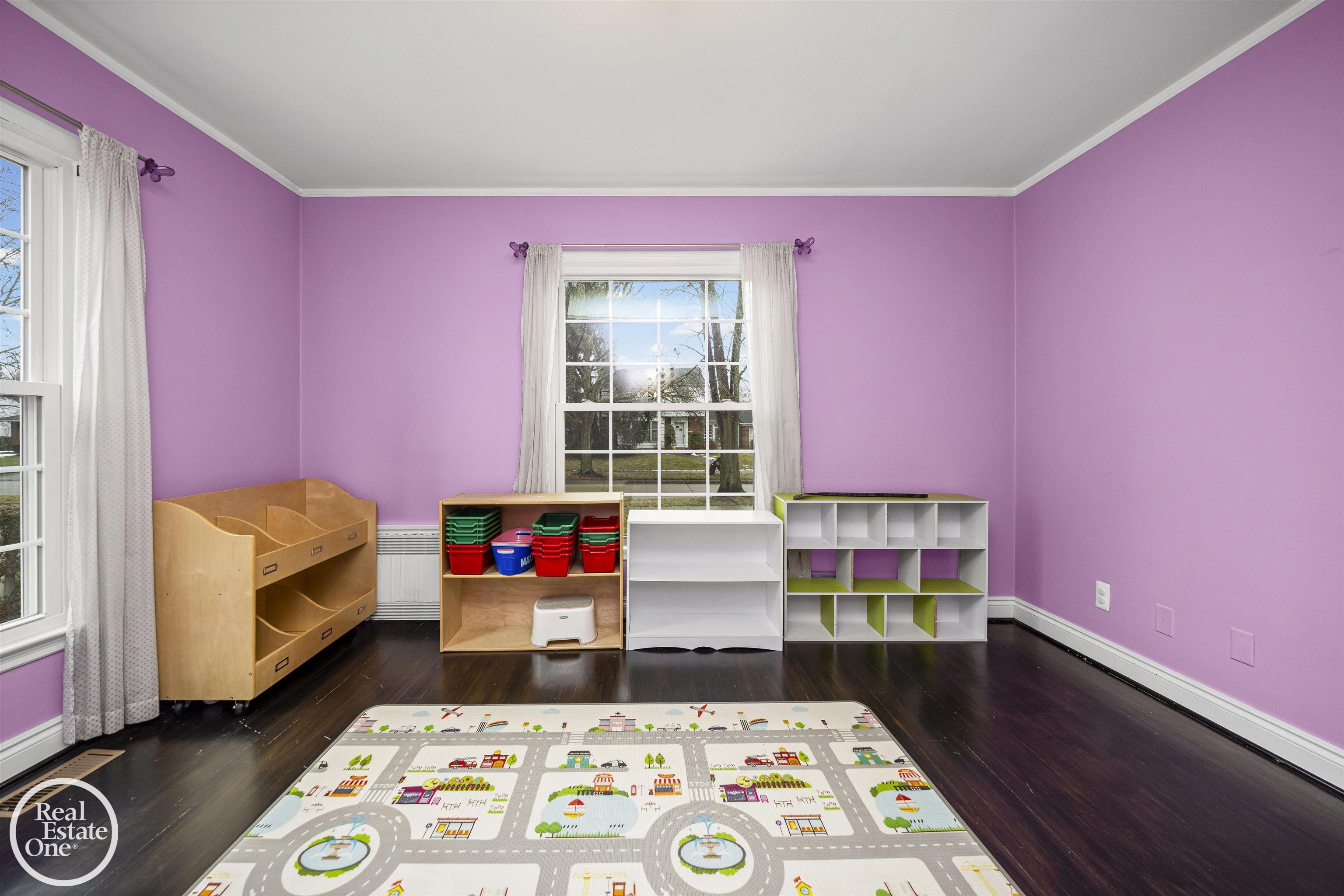 644 Hawthorne Road Grosse Pointe, MI 48236 - Photo 24 of 79 50197100-4a00e26a-1147-495d-aa78-ad5db71044c6.JPG