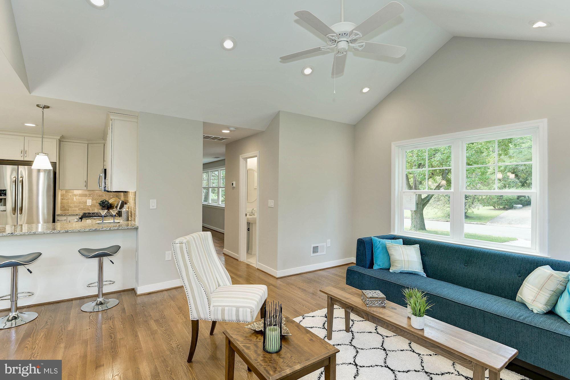 8017 Fairfax Road Alexandria, VA 22308 - Photo 8 of 30 Family Room