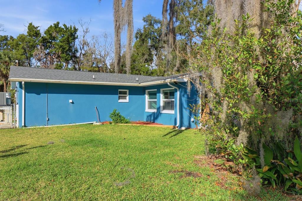 3619 North Suwanee Point Crystal River, FL 34428 - Photo 39 of 54 front view of a house with a yard