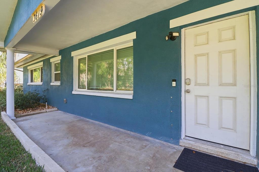 3619 North Suwanee Point Crystal River, FL 34428 - Photo 5 of 54 an empty room with windows