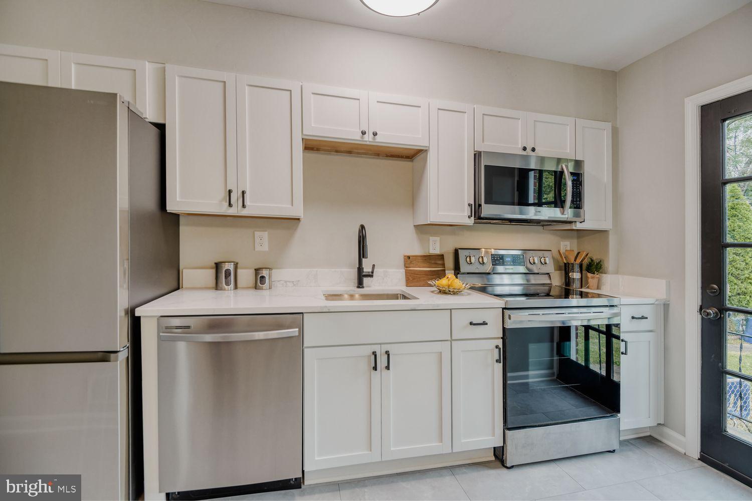 8301 Kendale Road Parkville, MD 21234 - Photo 9 of 27