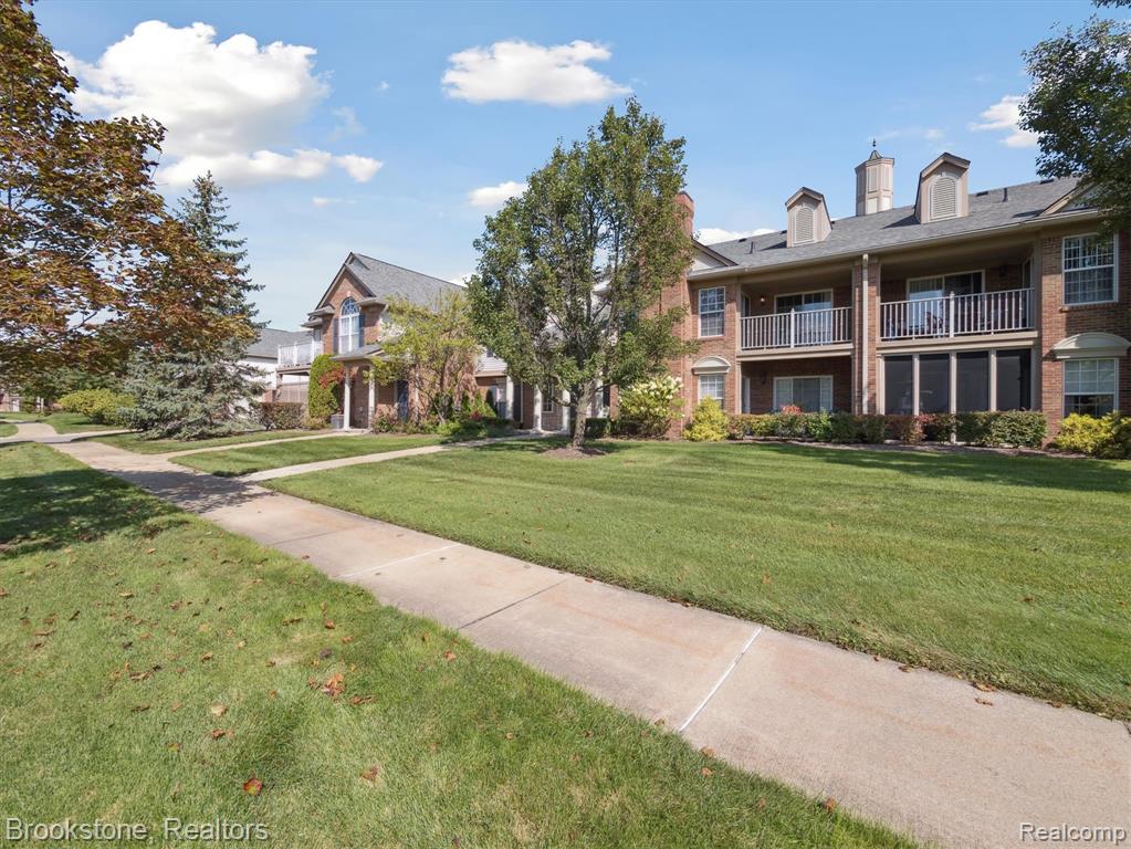 3530 Oakmonte Boulevard Rochester, MI 48306 - Photo 4 of 49 Gallery Image 4
