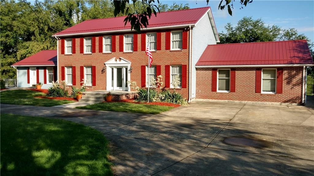 2690 Farm Spur Road Irwin, PA 15642 - Photo 3 of 19 Gallery Image 3