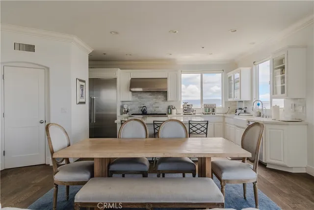 $22,000 | 300 19th Street, Manhattan Beach, CA 90266