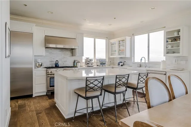 $22,000 | 300 19th Street, Manhattan Beach, CA 90266