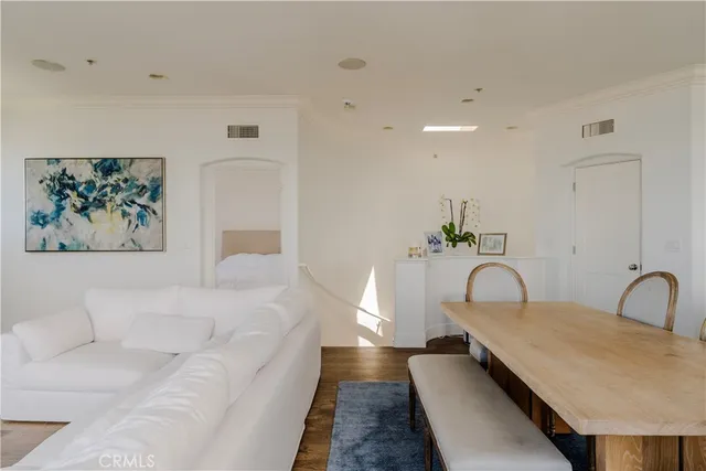 $22,000 | 300 19th Street, Manhattan Beach, CA 90266