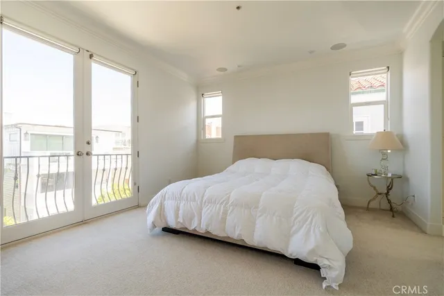 $22,000 | 300 19th Street, Manhattan Beach, CA 90266