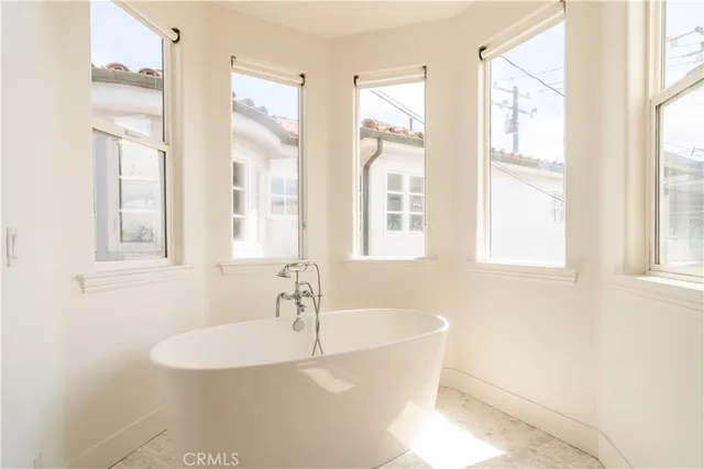 $22,000 | 300 19th Street, Manhattan Beach, CA 90266