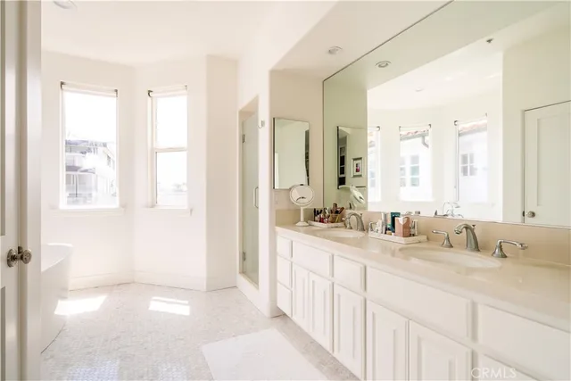 $22,000 | 300 19th Street, Manhattan Beach, CA 90266