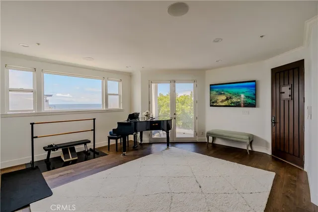 $22,000 | 300 19th Street, Manhattan Beach, CA 90266