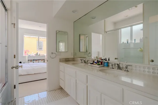 $22,000 | 300 19th Street, Manhattan Beach, CA 90266