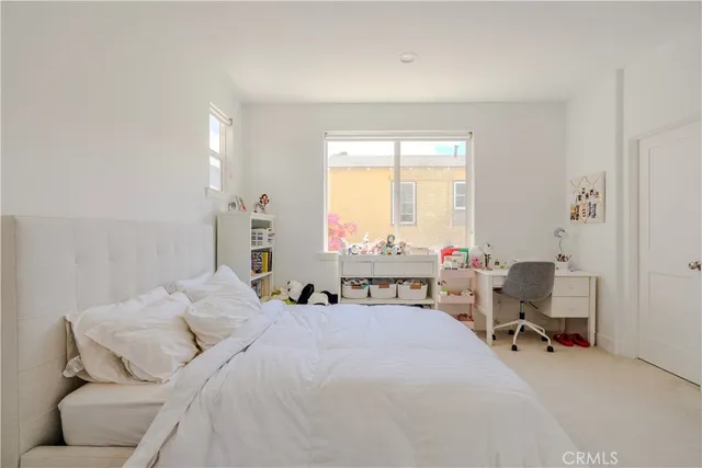 $22,000 | 300 19th Street, Manhattan Beach, CA 90266