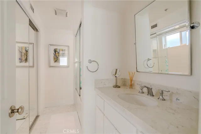 $22,000 | 300 19th Street, Manhattan Beach, CA 90266