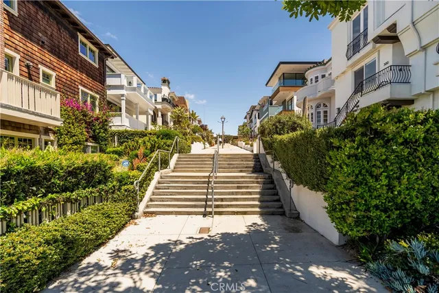 $22,000 | 300 19th Street, Manhattan Beach, CA 90266