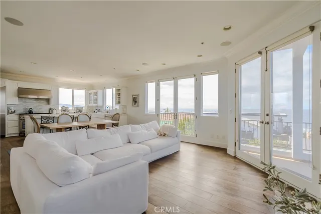 $22,000 | 300 19th Street, Manhattan Beach, CA 90266