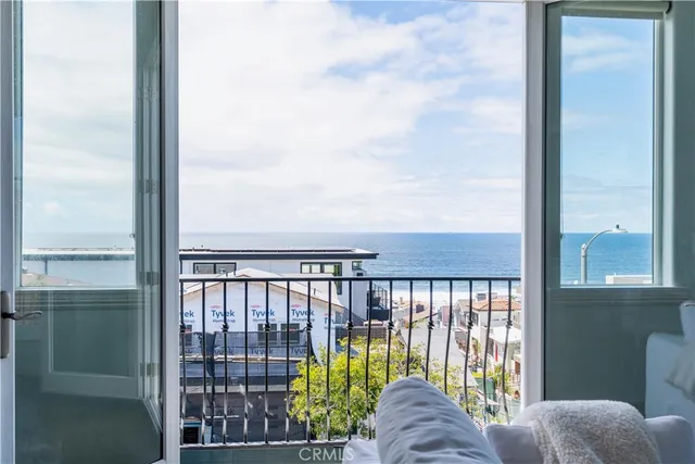 $22,000 | 300 19th Street, Manhattan Beach, CA 90266