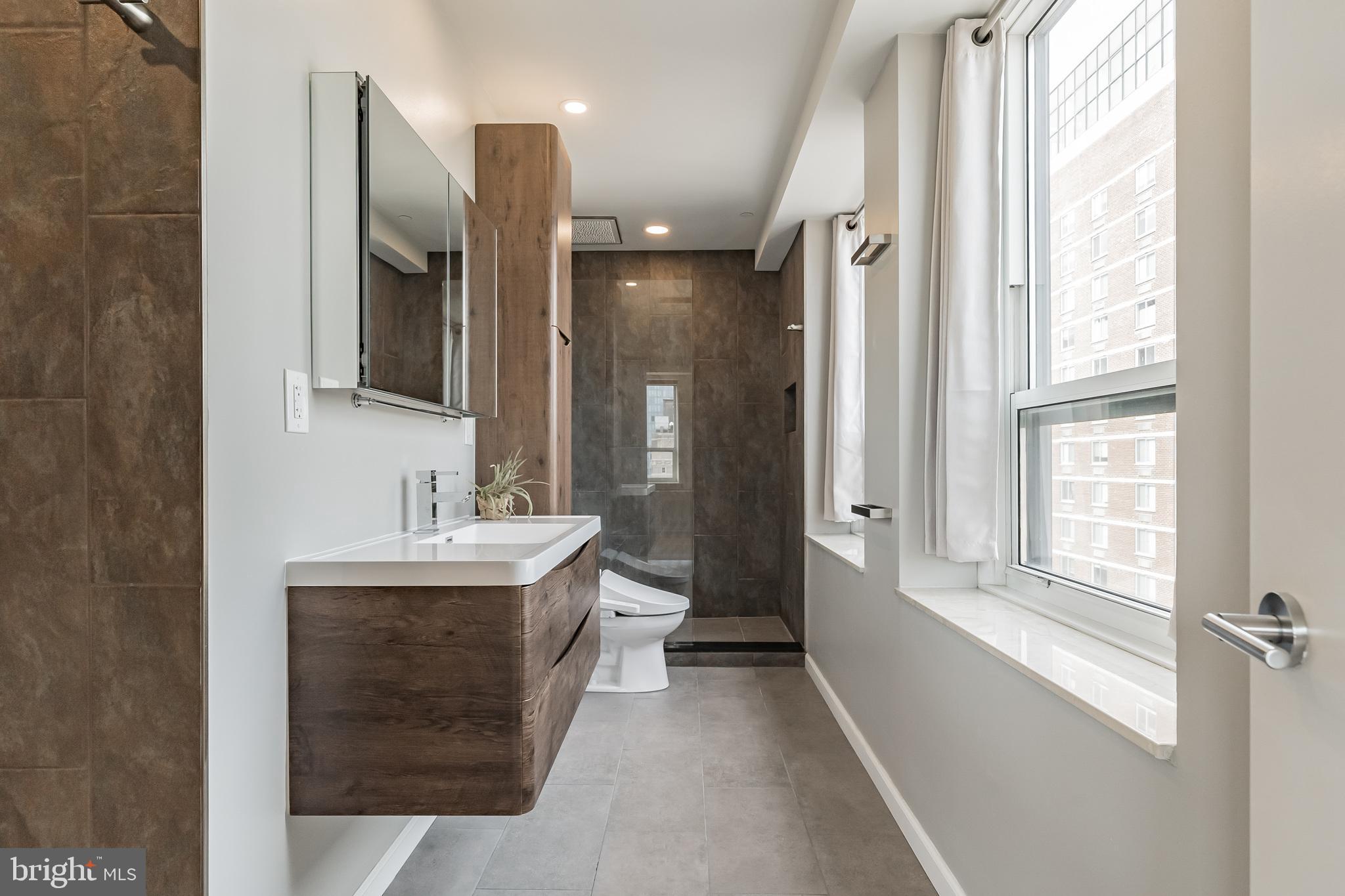 1425 Locust Street, Unit 28A Philadelphia, PA 19102 - Photo 16 of 36