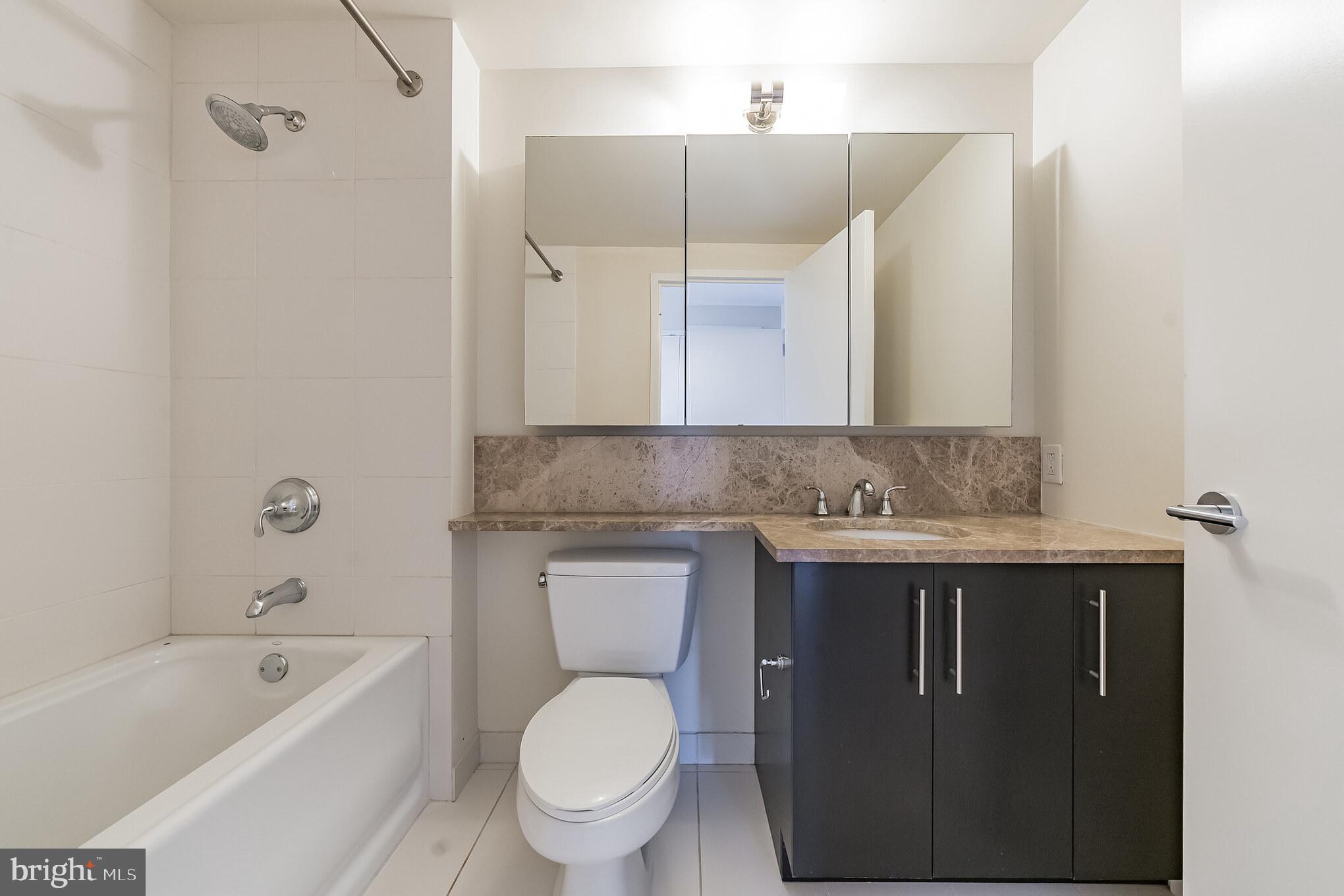 1425 Locust Street, Unit 28A Philadelphia, PA 19102 - Photo 23 of 36