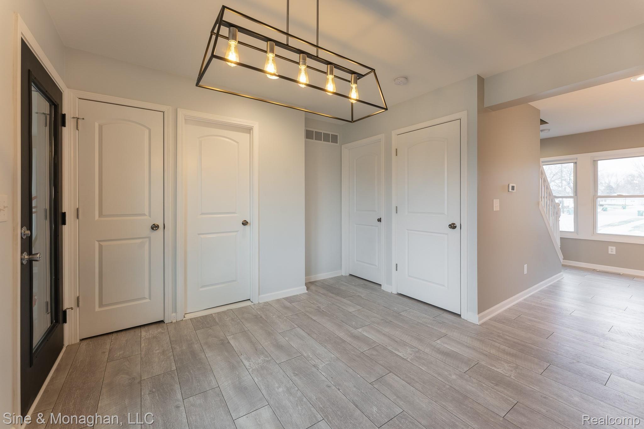 16906 Stephens Road Eastpointe, MI 48021 - Photo 12 of 35 16906 Stephens-18.jpg