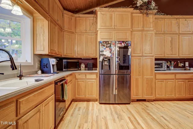 $1,750,000 | 1008 Holly Meadow Road, Mountain City, TN 37683